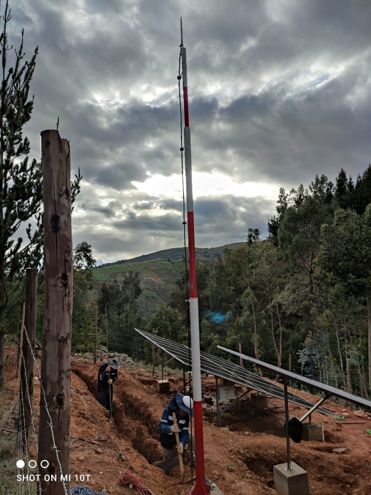 Puesta a tierra y pararrayos: la base antes de instalar un solo panel